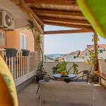 Vera Apartman *