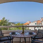 Vera Apartman