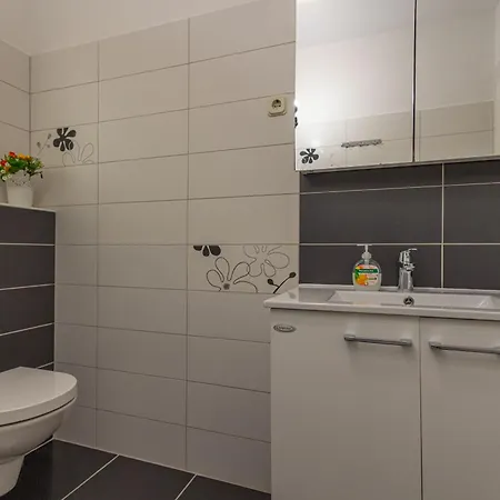 Vera Daire Hvar Town