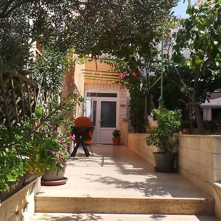 Vera Apartment