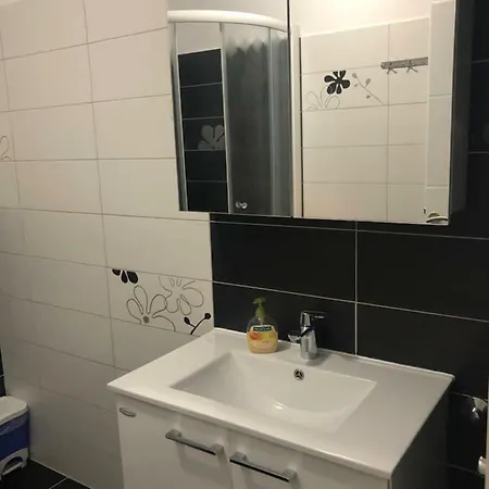 Vera Apartment