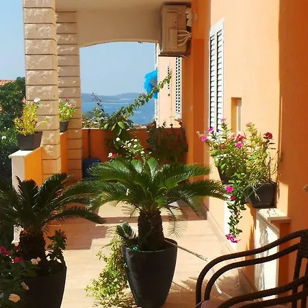 Vera * Hvar Town