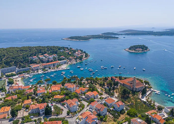 Vera * Hvar Town